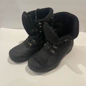 Black snow boots sz 12